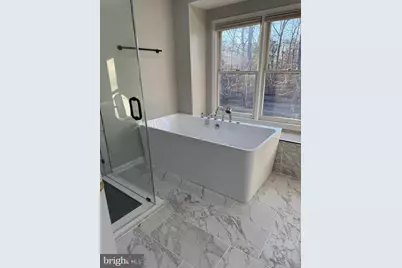 8502 Chase Glen Circle, Fairfax Station, VA 22039 - Photo 5