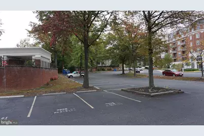 6888 Elm Street #301, McLean, VA 22101 - Photo 3