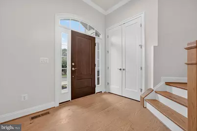 906 Frederick Street SW, Vienna, VA 22180 - Photo 7