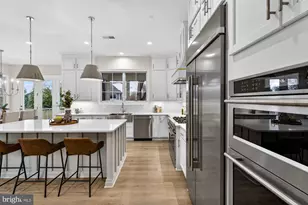 906 Frederick St SW, Vienna, VA 22180 - Photo 33