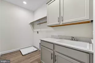 906 Frederick St SW, Vienna, VA 22180 - Photo 55