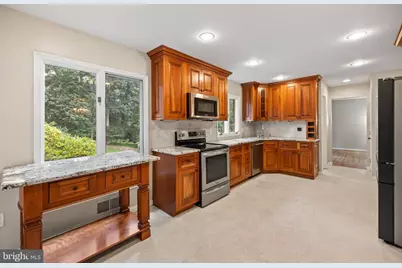 11608 Helmont Drive, Oakton, VA 22124 - Photo 19