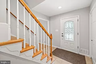 11608 Helmont Dr, Oakton, VA 22124 - Photo 5