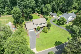11608 Helmont Dr, Oakton, VA 22124 - Photo 59