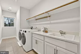 1711 Drewlaine Dr, Vienna, VA 22182 - Photo 57