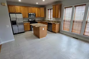 5019 Village Fountain Pl, Centreville, VA 20120 - Photo 11