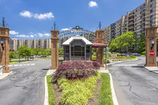 8350 Greensboro Dr, McLean, VA 22102 - Photo 27