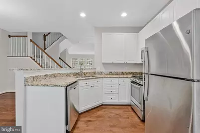 12033 Edgemere Circle, Reston, VA 20190 - Photo 15