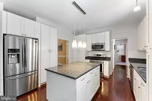 15107 Wetherburn Dr, Centreville, VA 20120 - Photo 7