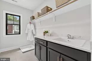 611 Gibson Dr SW, Vienna, VA 22180 - Photo 51