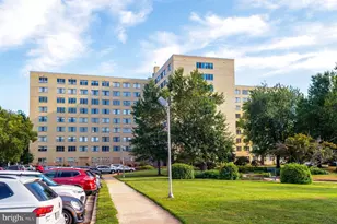 6631 Wakefield Dr, Alexandria, VA 22307 - Photo 1