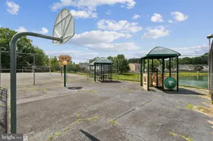 8386 Brockham Dr, Alexandria, VA 22309 - Photo 23