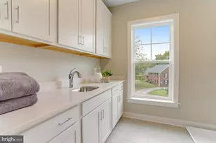 2418 Holt St, Vienna, VA 22180 - Photo 67