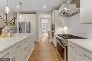 2418 Holt St, Vienna, VA 22180 - Photo 29