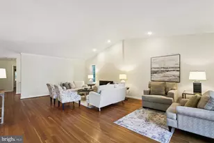 11221 S Shore Rd, Reston, VA 20190 - Photo 9