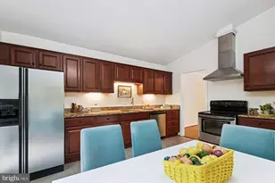 11221 S Shore Rd, Reston, VA 20190 - Photo 17