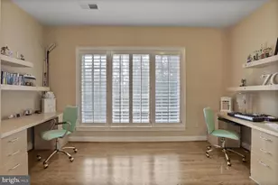 9864 Walker Glen Ct, Great Falls, VA 22066 - Photo 27