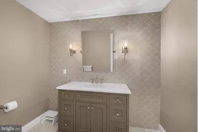 1111 Crest Lane, McLean, VA 22101 - Photo 47
