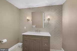 1111 Crest Ln, McLean, VA 22101 - Photo 47