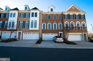 11463 E Galliec St, Fairfax, VA 22030 - Photo 1