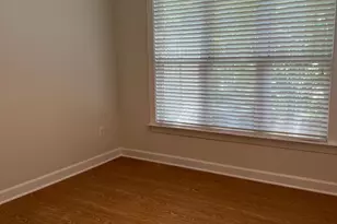 11463 E Galliec St, Fairfax, VA 22030 - Photo 7