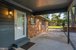 2005 Clark Pl, Alexandria, VA 22308 - Photo 5