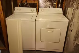 8108 Madrillon Springs Ln, Vienna, VA 22182 - Photo 15