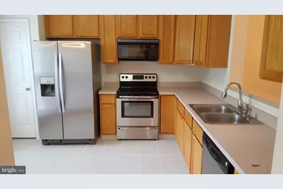 8108 Madrillon Springs Lane, Vienna, VA 22182 - Photo 3