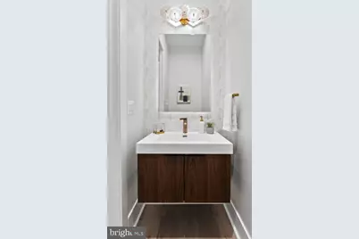 402 Marshall Road SW, Vienna, VA 22180 - Photo 25