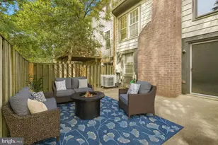 9611 Scotch Haven Dr, Vienna, VA 22181 - Photo 3