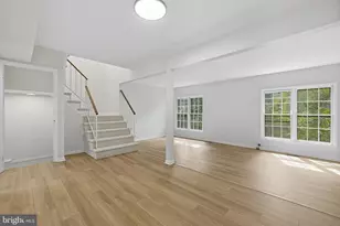 9611 Scotch Haven Dr, Vienna, VA 22181 - Photo 11