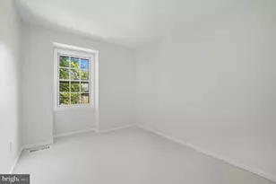 9611 Scotch Haven Dr, Vienna, VA 22181 - Photo 33