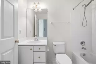 8026 Kidwell Hill Ct, Vienna, VA 22182 - Photo 17