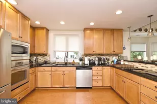 8312 Upper Spring Ln, Annandale, VA 22003 - Photo 17