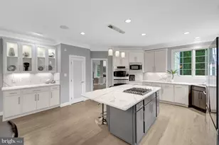 401 Walker Rd, Great Falls, VA 22066 - Photo 17