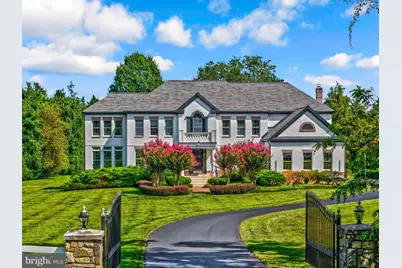 401 Walker Road, Great Falls, VA 22066 - Photo 5