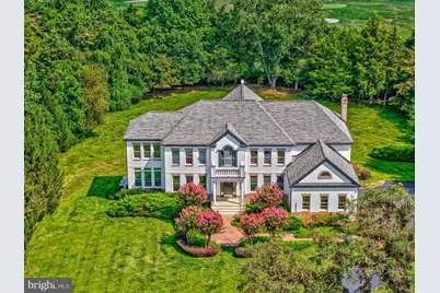 401 Walker Road, Great Falls, VA 22066 - Photo 3