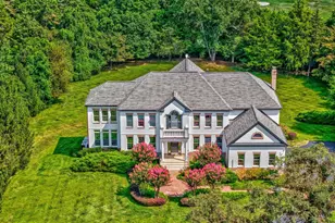 401 Walker Rd, Great Falls, VA 22066 - Photo 3