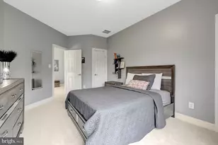 401 Walker Rd, Great Falls, VA 22066 - Photo 41