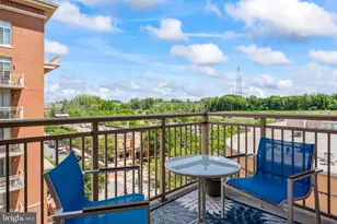 4490 Market Commons Dr, Fairfax, VA 22033 - Photo 23