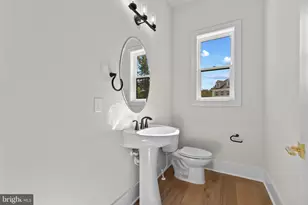 8276 Colling Manor Ct, Alexandria, VA 22308 - Photo 11