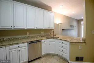 9404 Regency Crest Dr, Vienna, VA 22181 - Photo 13