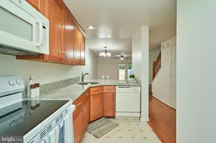 7616 Wood Mist Ln, Falls Church, VA 22043 - Photo 5