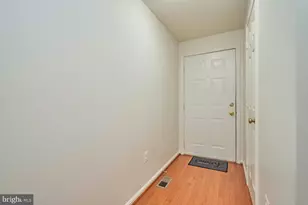 7616 Wood Mist Ln, Falls Church, VA 22043 - Photo 5