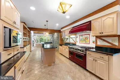 1560 Forest Villa Lane, McLean, VA 22101 - Photo 17