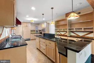 1560 Forest Villa Ln, McLean, VA 22101 - Photo 15