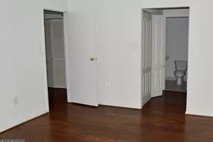 9715 Kings Crown Ct, Fairfax, VA 22031 - Photo 7