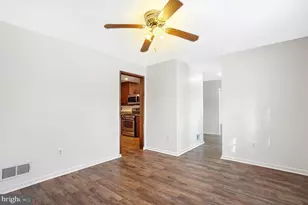 6710 Red Jacket Rd, Springfield, VA 22152 - Photo 9