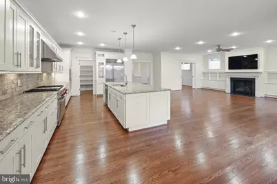 217 Pleasant Street SW, Vienna, VA 22180 - Photo 21