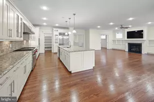 217 Pleasant St SW, Vienna, VA 22180 - Photo 21